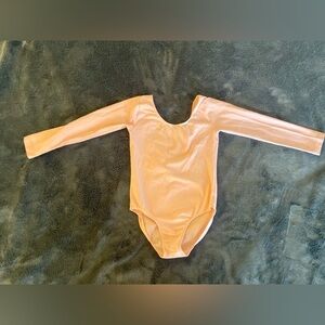 Light pink long sleeve leotard size 6/7 T